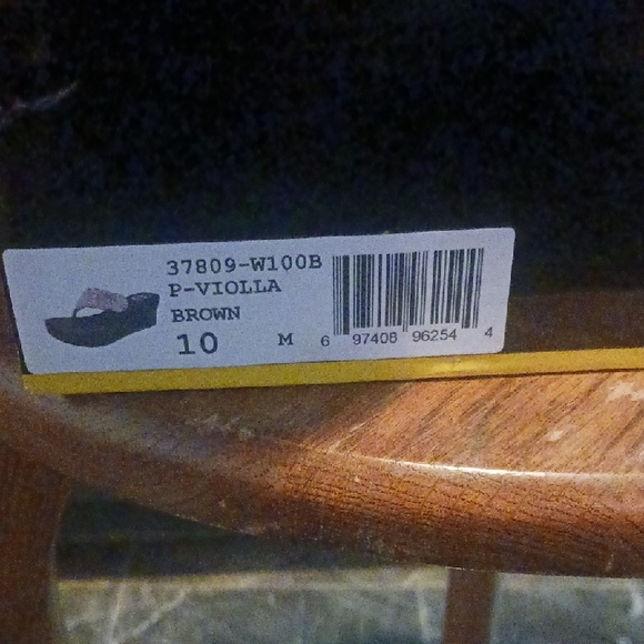 Yellow Box Black Sandals with Gold Accents - Picture 2 of 8